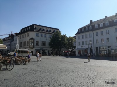 St. Johanner Markt。周りにはカフェがたくさん