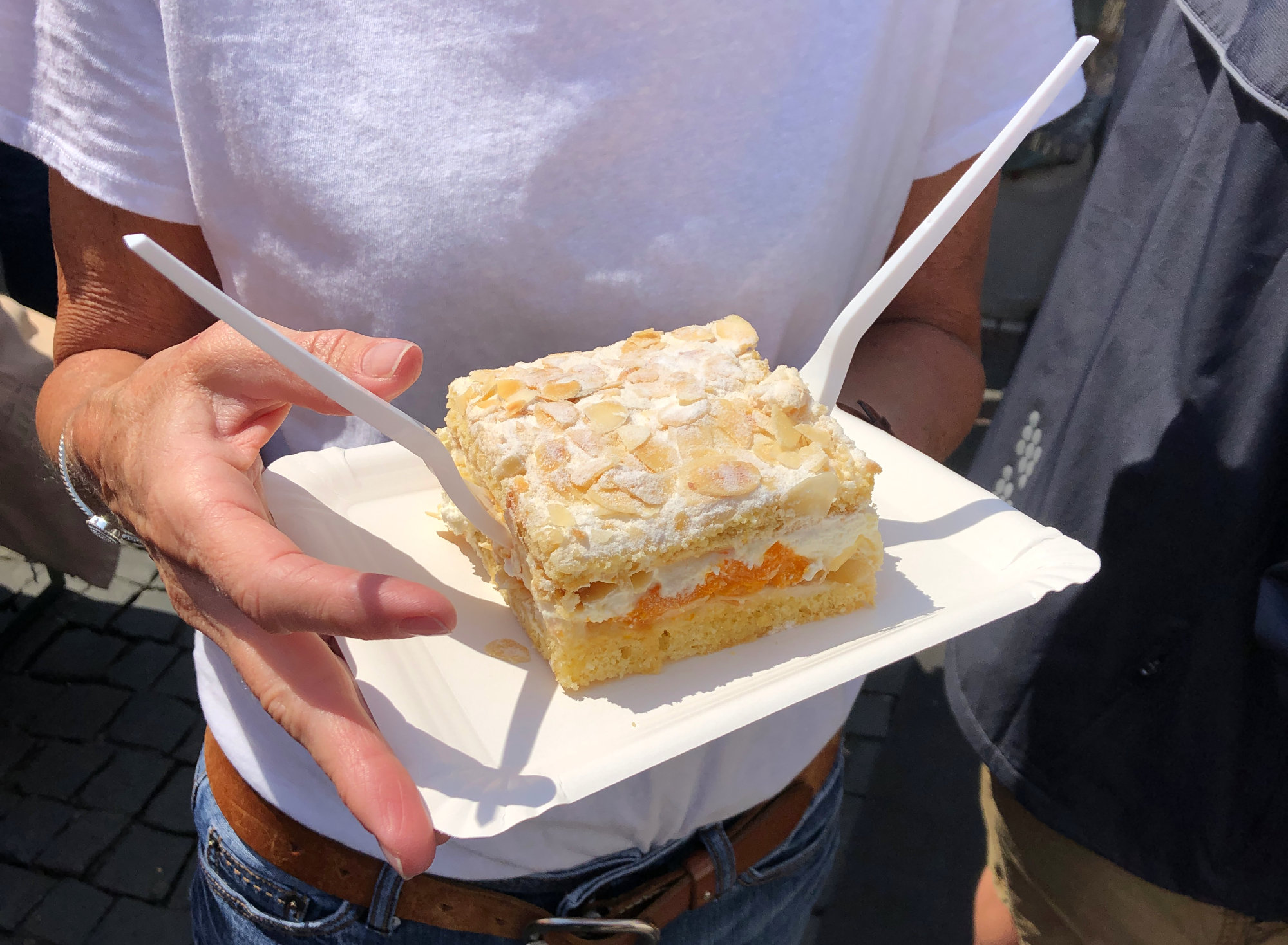 ドイツの驚くべき 食文化 何故ドイツではケーキにフォークを横刺しにするのか問題 に迫る 第二弾 ドイツ大使館 Young Germany Japan